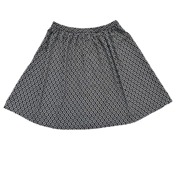 LOFT Outlet Skirt Black White Geometric Design Skater Circle Mini Size 4 NEW - Picture 4 of 10